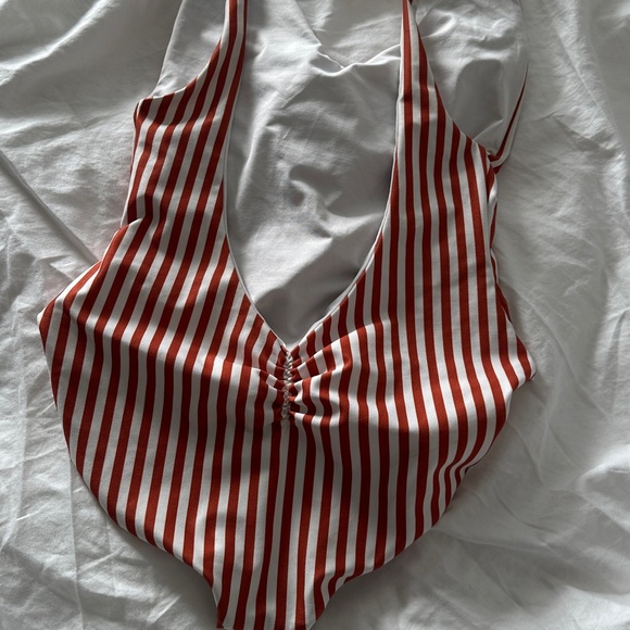 Londre Bodywear minimalist swimsuit M euc - Picture 2 of 2